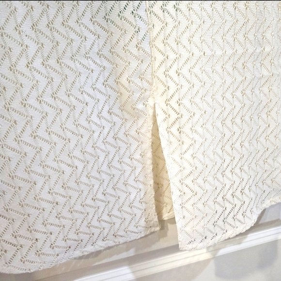 Lush ✦ Chevron Pattern Tank Top ✦ White Teal Lace Applique Neckline Size L EUC - Picture 7 of 15